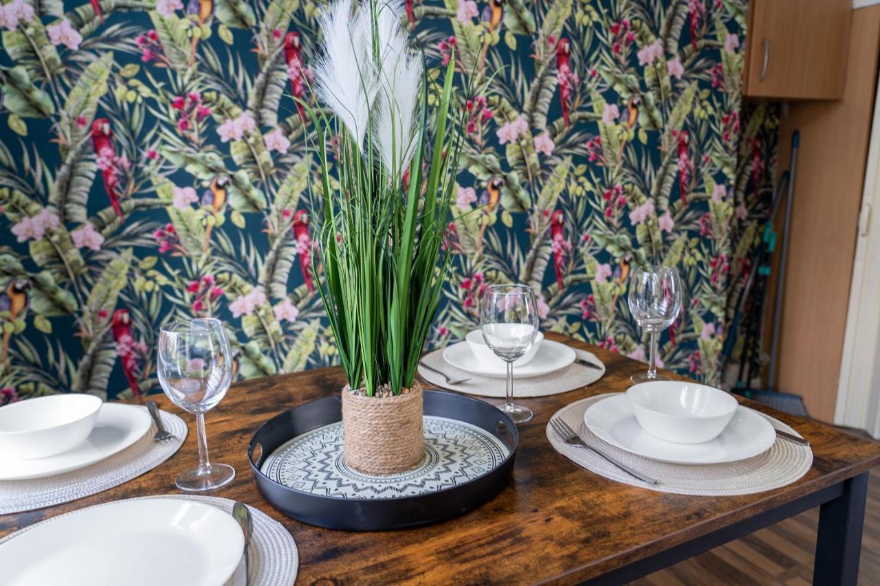 Exclusive Deals L Last-Minute Reserve L Townhouse With Sleeps 6 L Braunstone Town , Leicester L By Zen Nights Short Lets & Serviced Accommodations Exteriör bild
