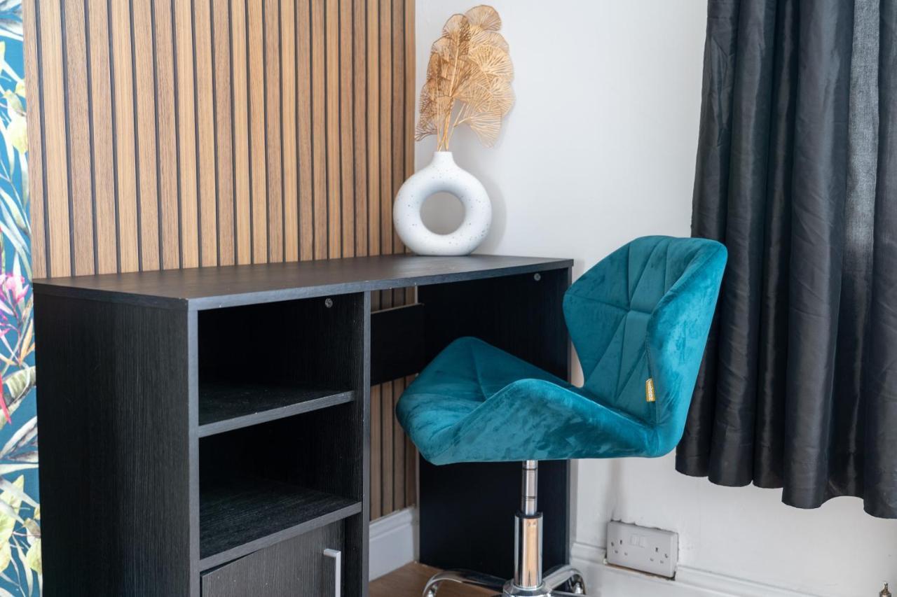 Exclusive Deals L Last-Minute Reserve L Townhouse With Sleeps 6 L Braunstone Town , Leicester L By Zen Nights Short Lets & Serviced Accommodations Exteriör bild