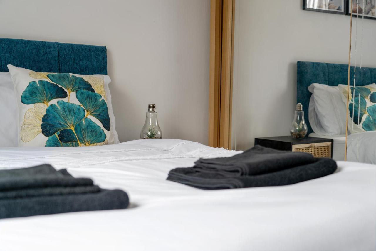 Exclusive Deals L Last-Minute Reserve L Townhouse With Sleeps 6 L Braunstone Town , Leicester L By Zen Nights Short Lets & Serviced Accommodations Exteriör bild