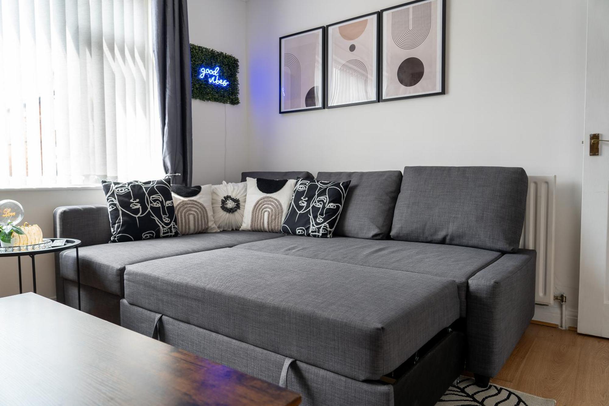 Exclusive Deals L Last-Minute Reserve L Townhouse With Sleeps 6 L Braunstone Town , Leicester L By Zen Nights Short Lets & Serviced Accommodations Exteriör bild
